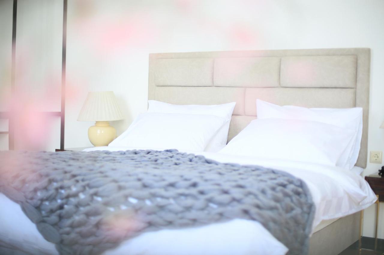 Otakhebi Hotel Sarpi Eksteriør billede