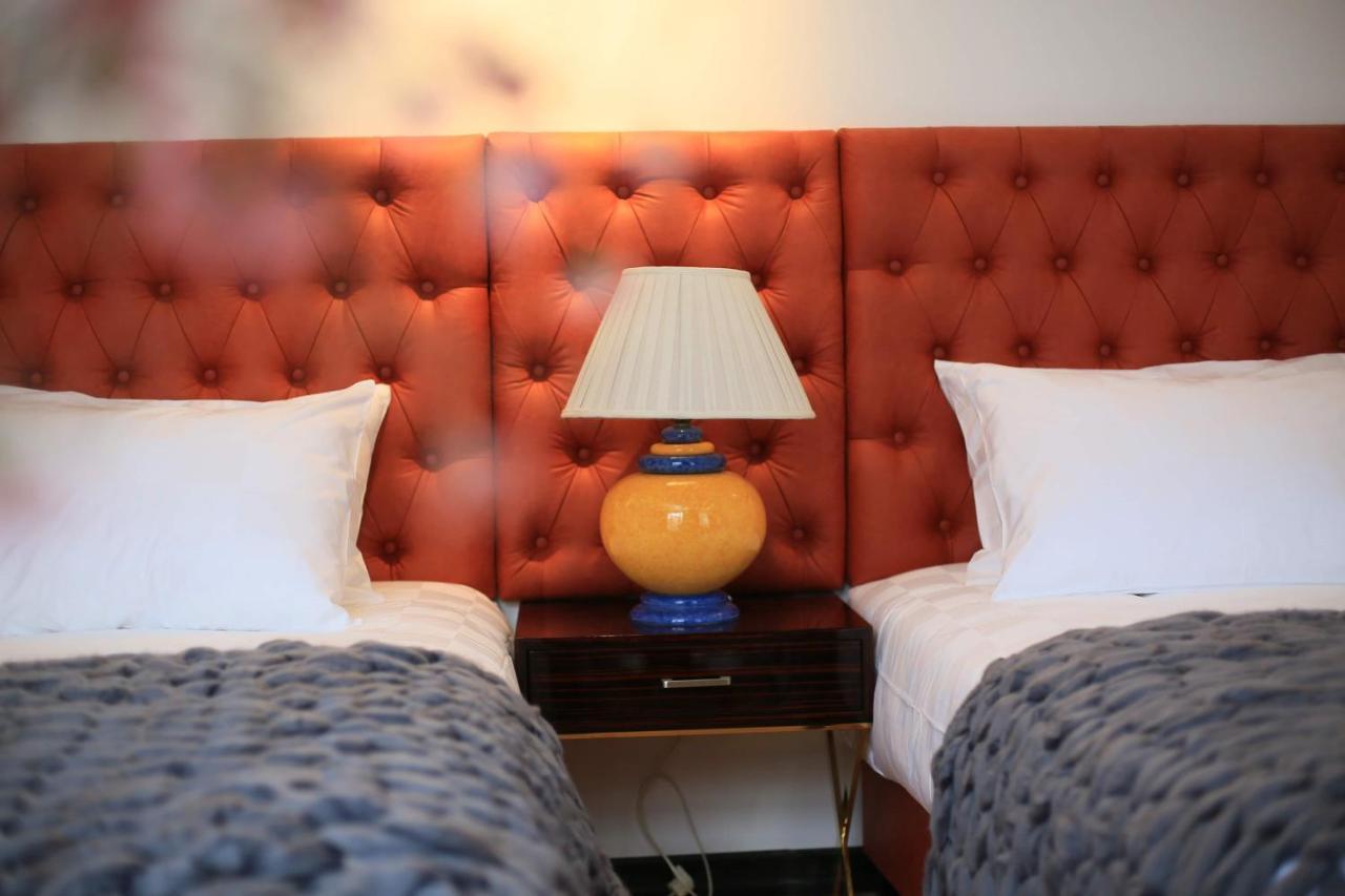 Otakhebi Hotel Sarpi Eksteriør billede