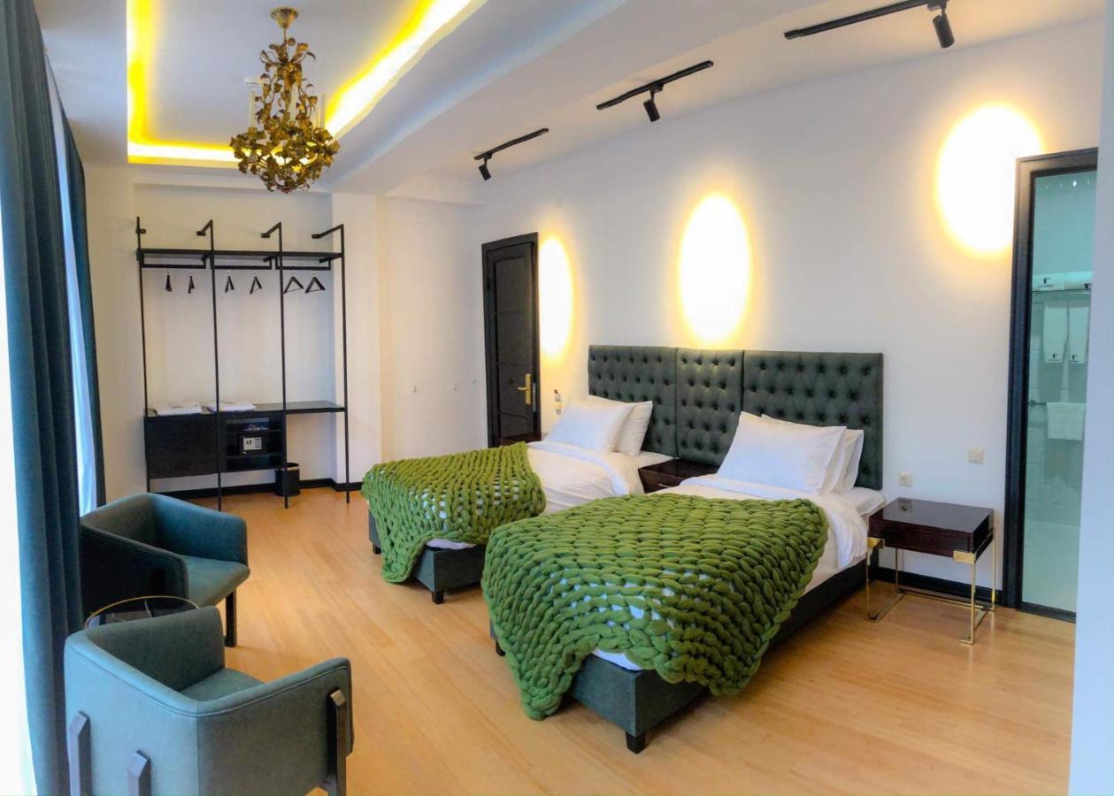 Otakhebi Hotel Sarpi Eksteriør billede